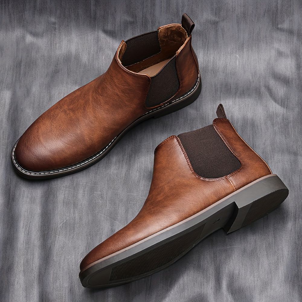 Men's ankle boots with slip-resistant sole