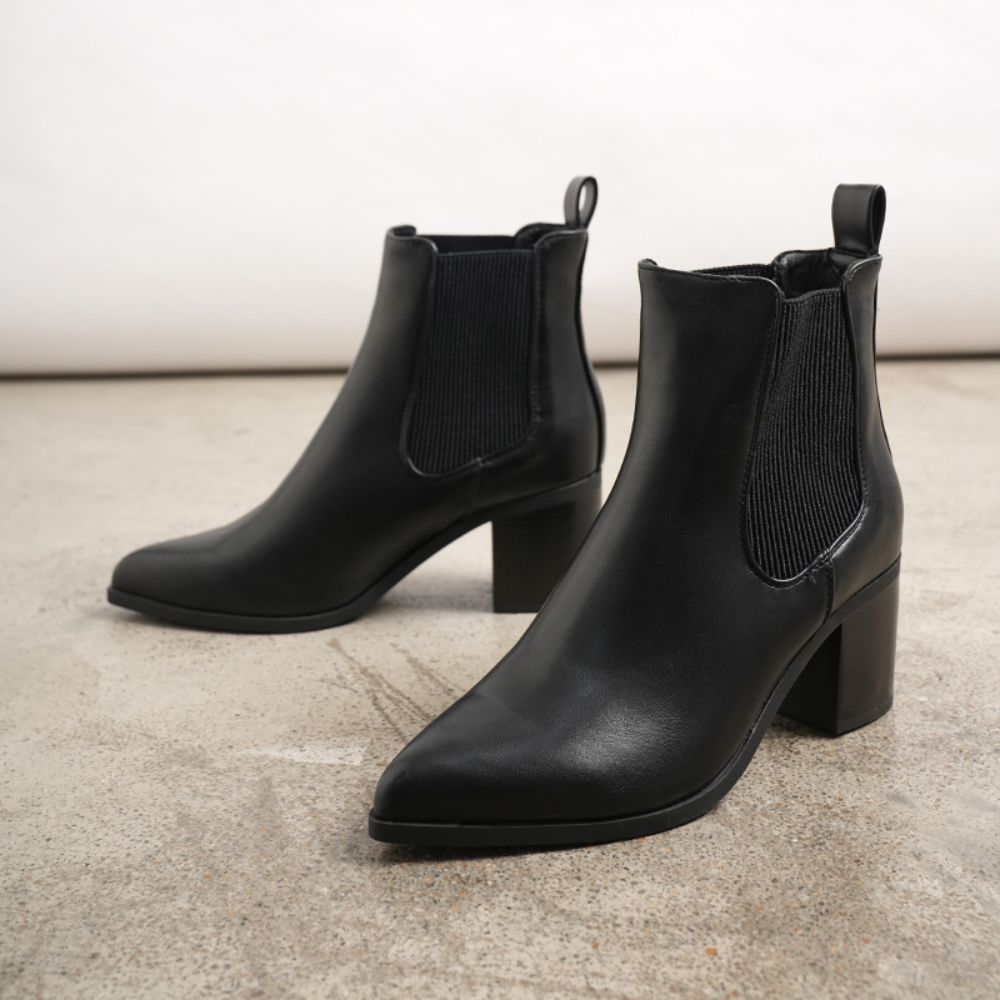 Women’s chunky heel ankle boots with pointed toe