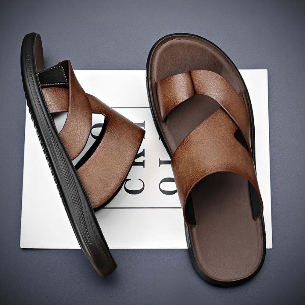 Men slip on toe loop beach sandals