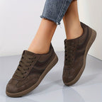 Women's lace-up sneakers with color-block design
