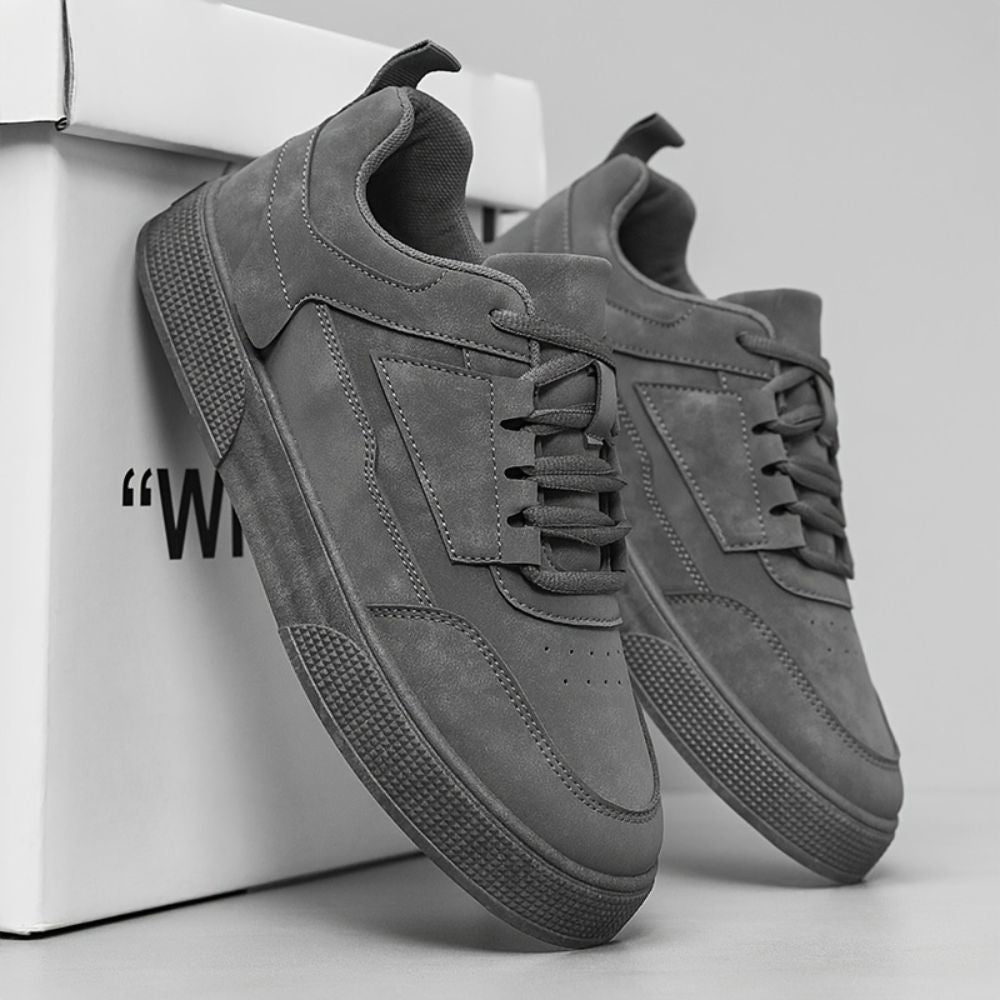 Men lace up low top casual sneakers
