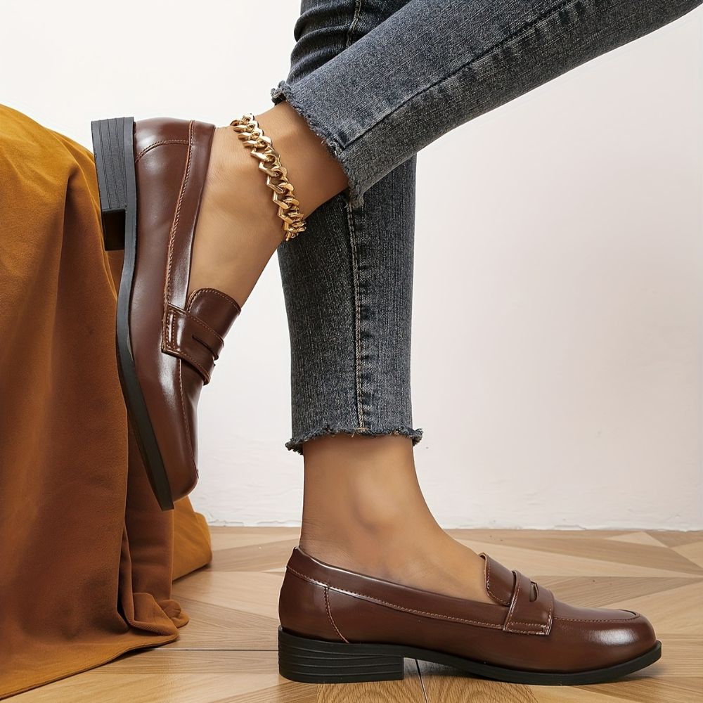 Women's slip-on loafers with chunky heel