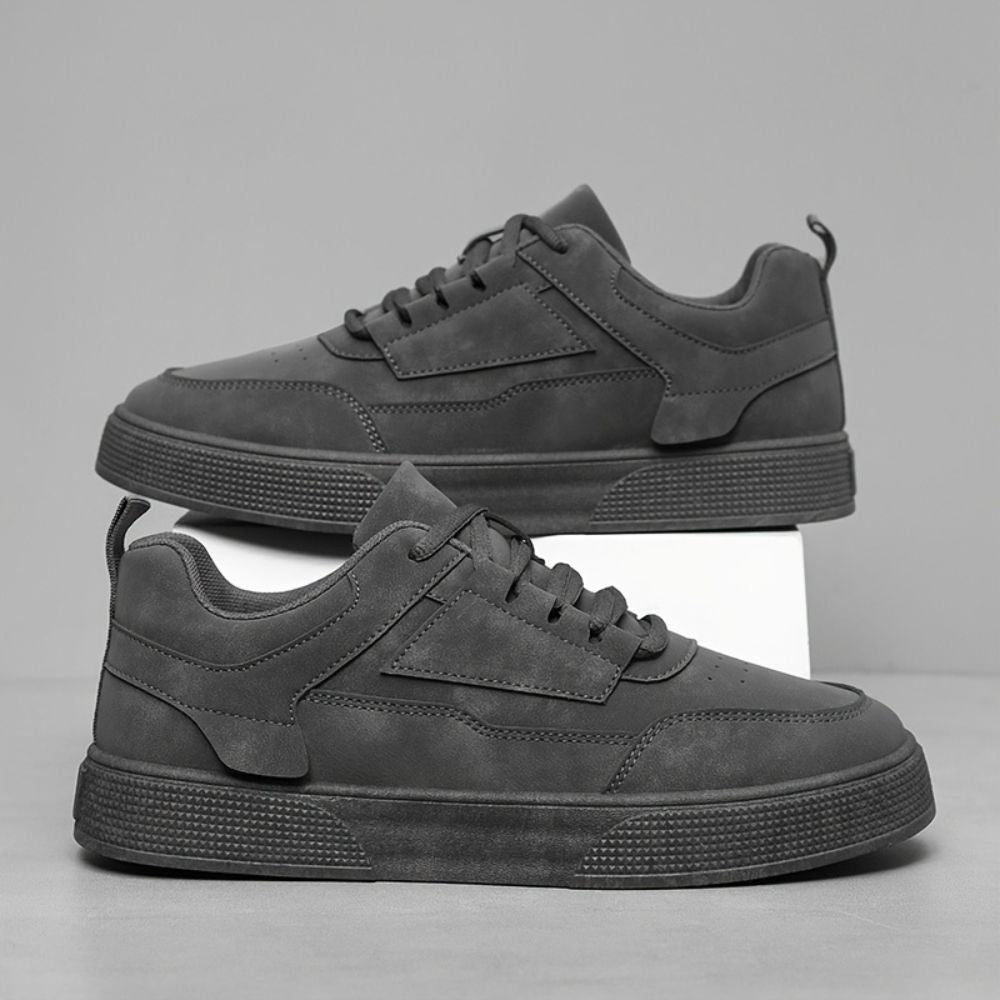 Men lace up low top casual sneakers
