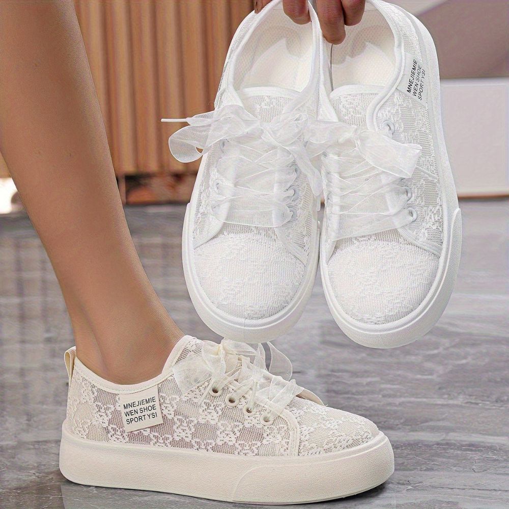 Women's breathable mesh sneakers with thick sole