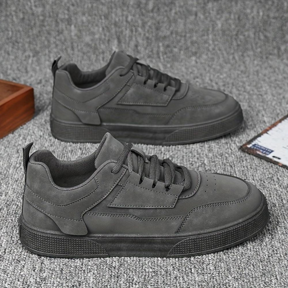 Men lace up low top casual sneakers