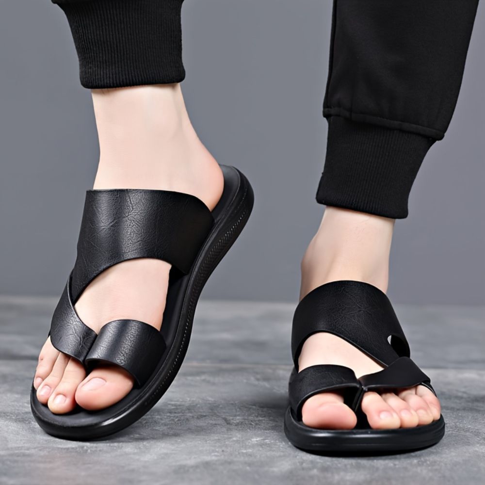Men slip on toe loop beach sandals