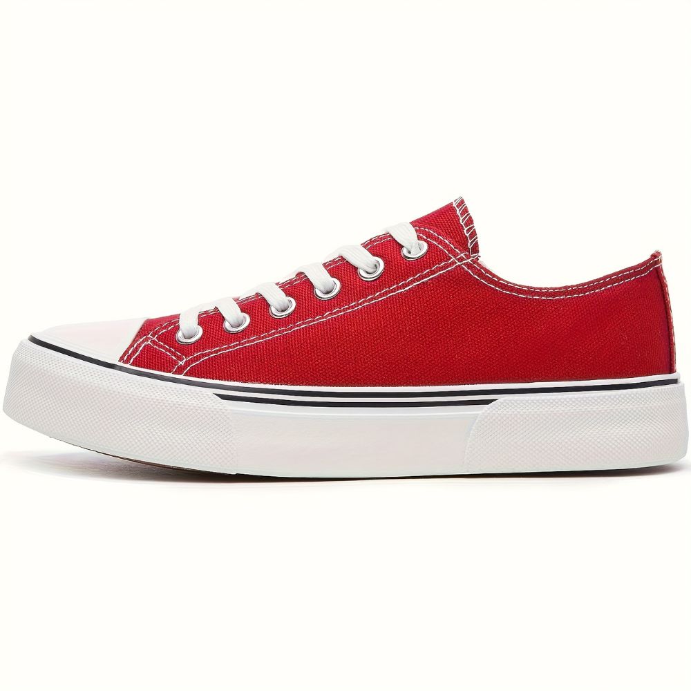 Women's low-top sneakers with lace-up closure
