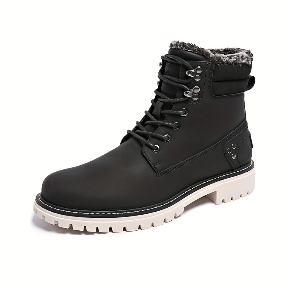 Men's winter hiking boots with cozy lining