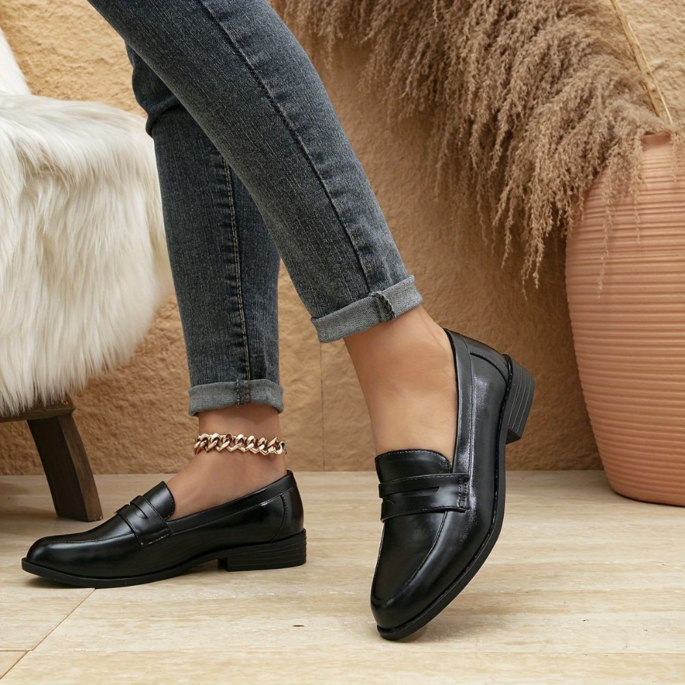 Women's slip-on loafers with chunky heel