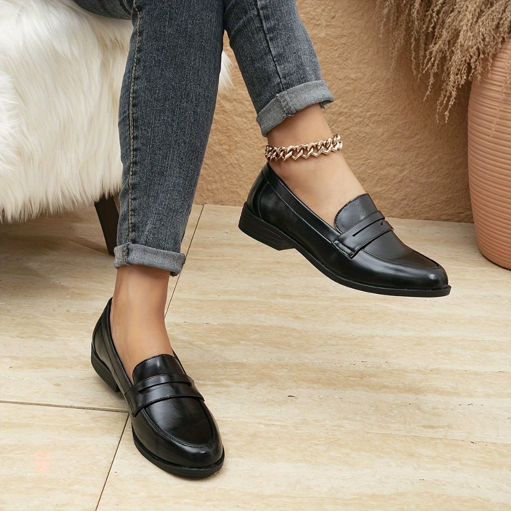 Women's slip-on loafers with chunky heel