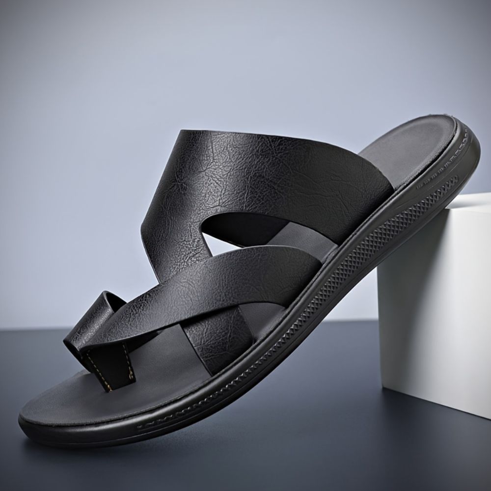 Men slip on toe loop beach sandals