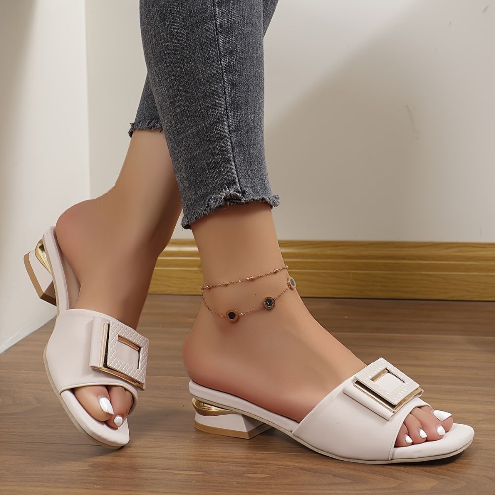 Women's chunky heel sandals with buckle