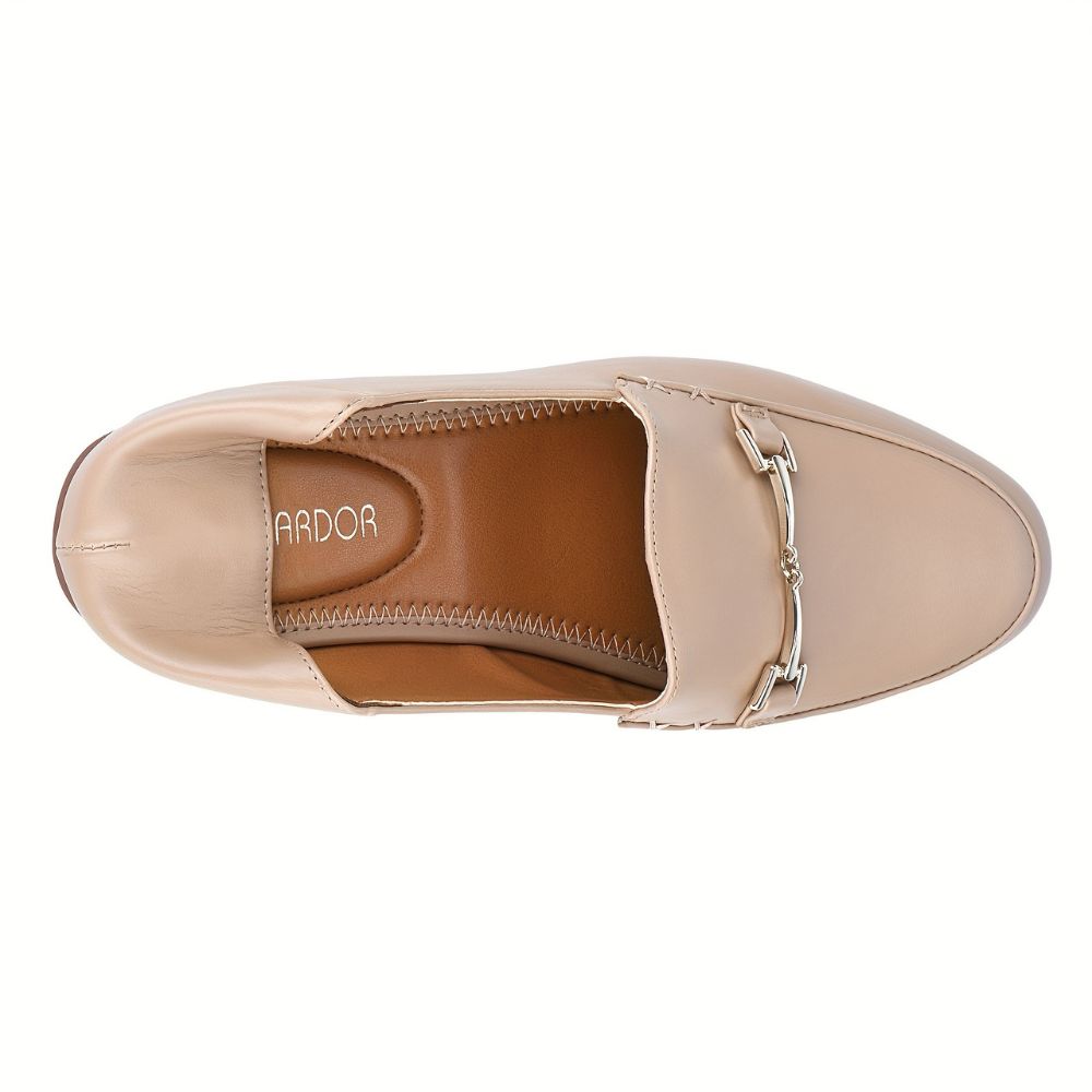 Women’s slip-on penny loafers with pointed toes