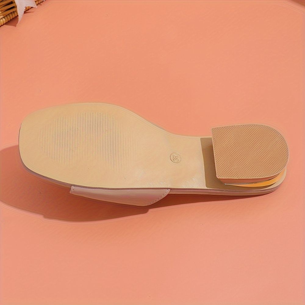 Women's chunky heel sandals with buckle