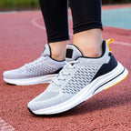 Men's lightweight lace up running sneakers