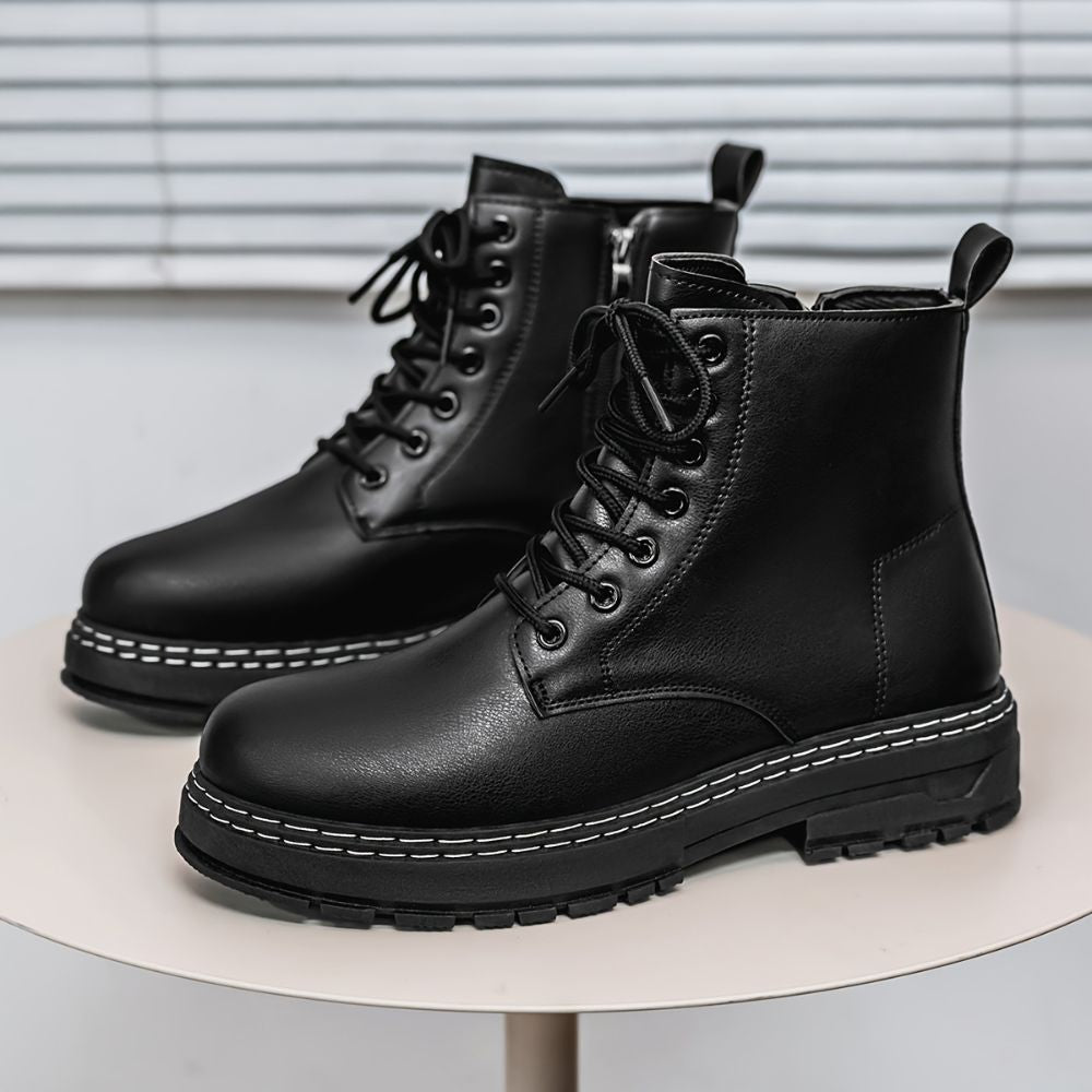 Men's hiking boots with lace-up closure