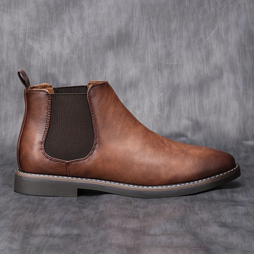 Men's ankle boots with slip-resistant sole