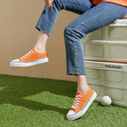 Women's low-top sneakers with lace-up closure